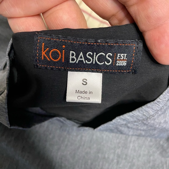 KOI BASIC Gray Stretch V-Neck Scrub Top - Picture 6 of 7